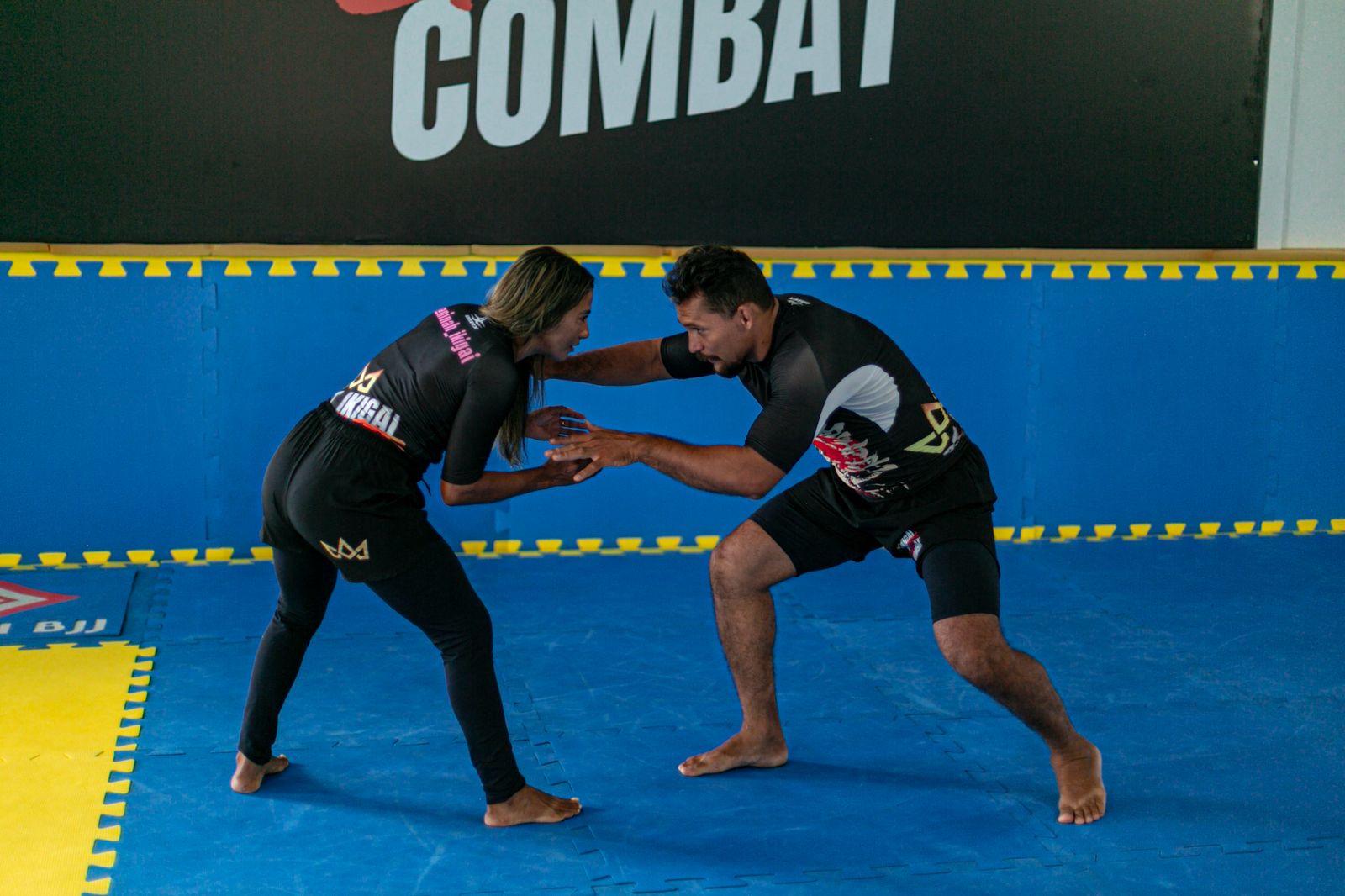 Atletas em combate de Luta Livre